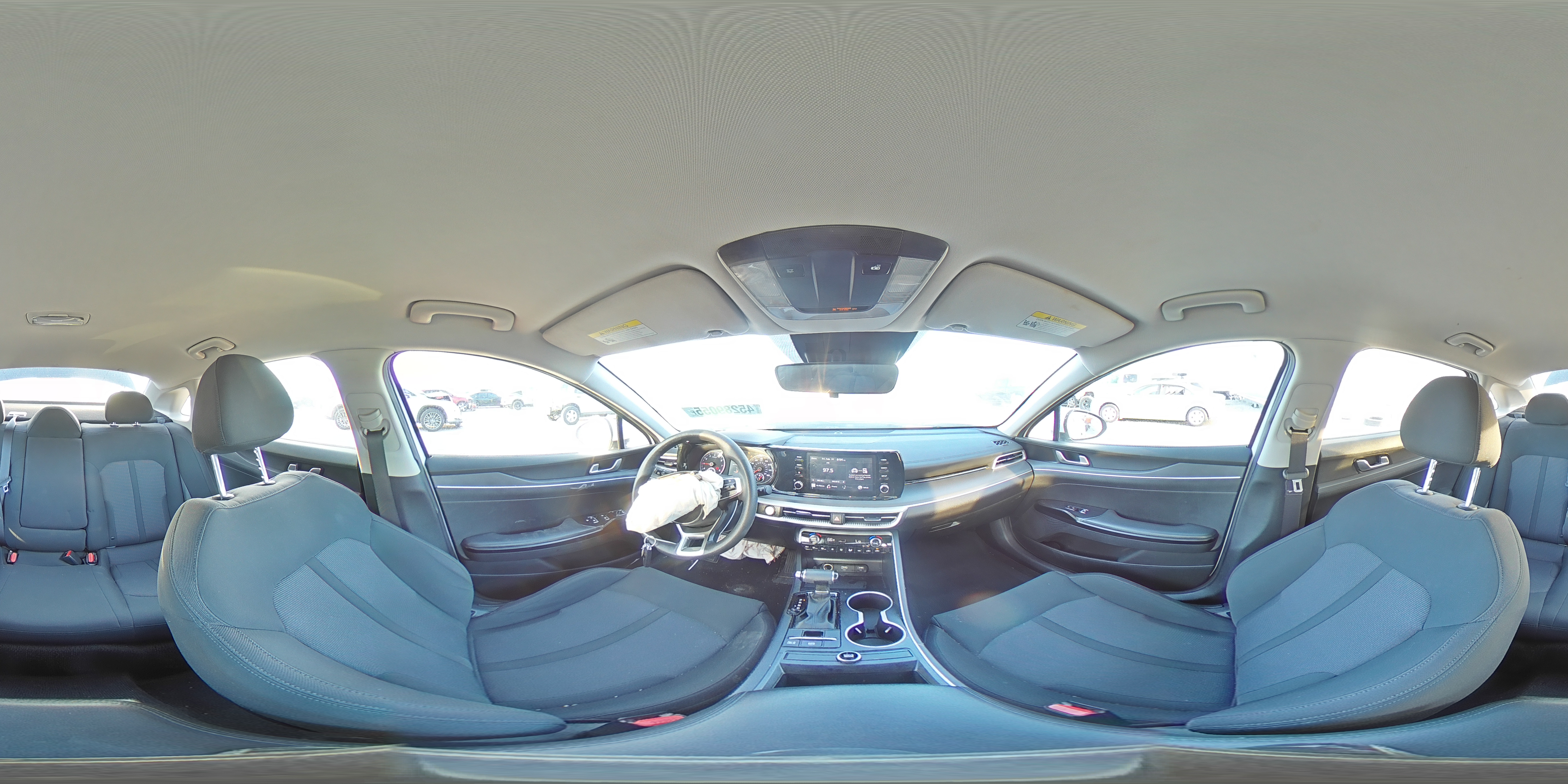 2022 Kia K5 - Image 13