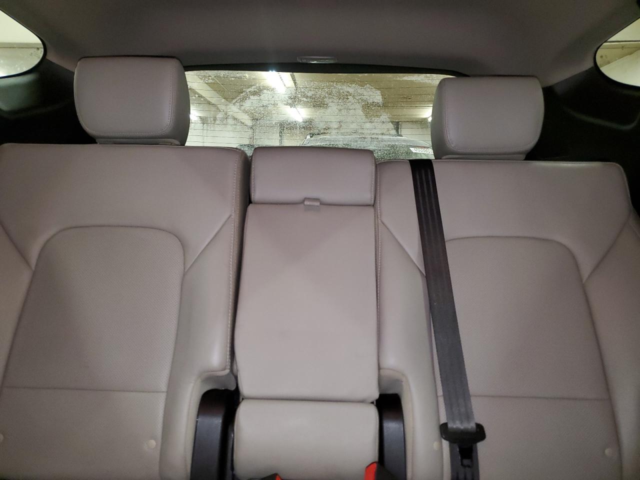 2017 Hyundai Santa Fe - Image 10