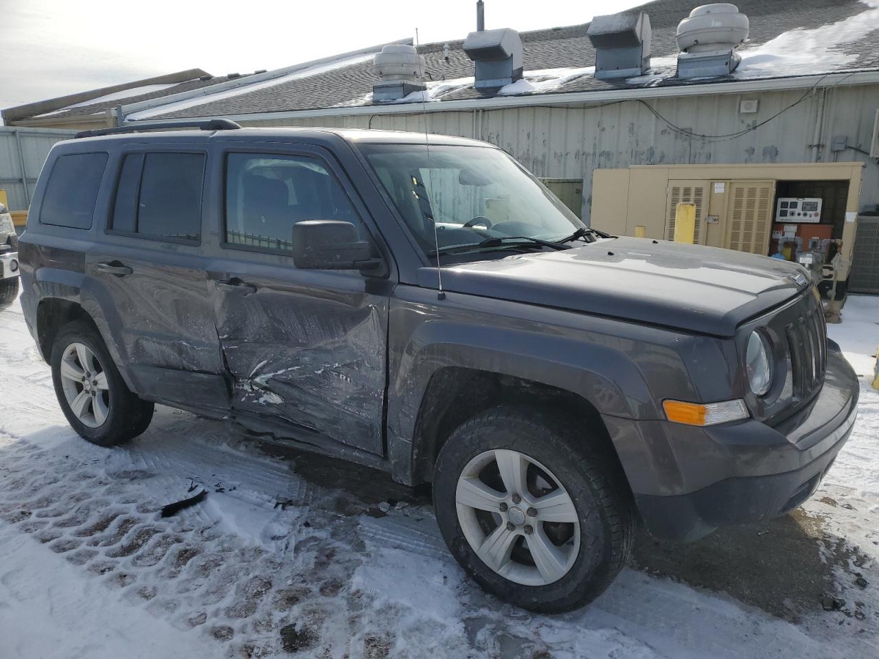 2015 Jeep Liberty (Patriot) - Image 4