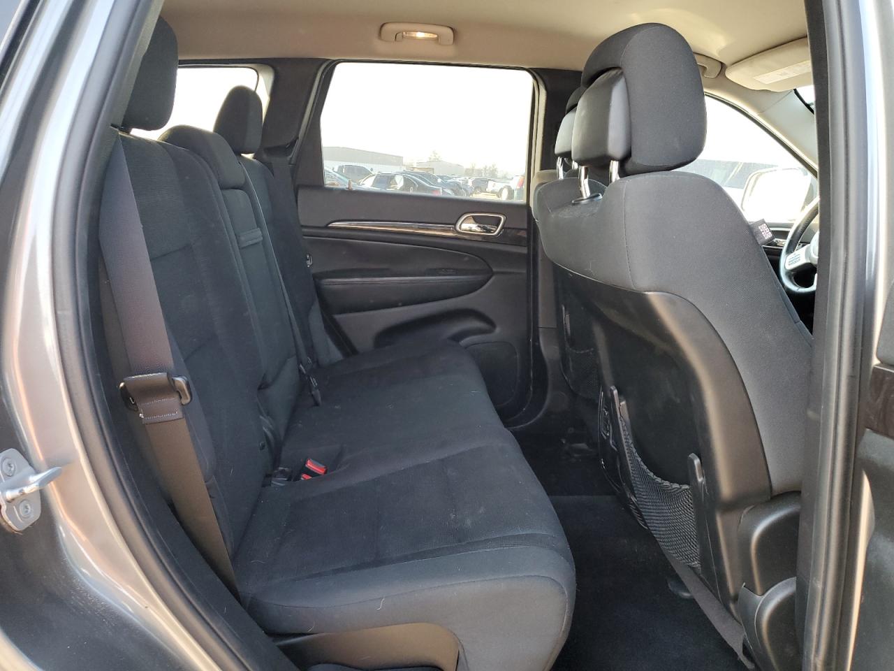 2012 Jeep Grand Cherokee - Image 11