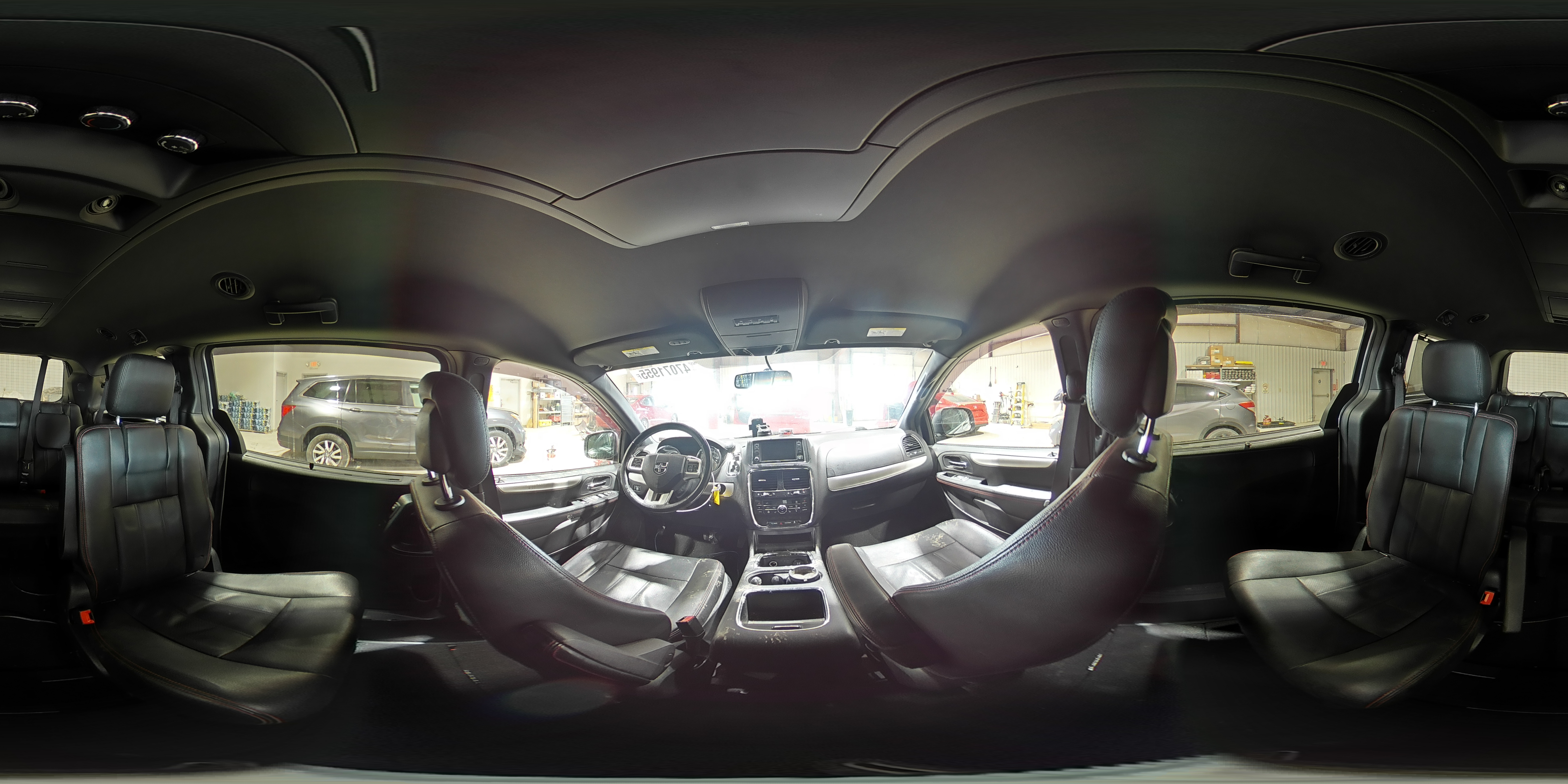 2017 Dodge Caravan - Image 13