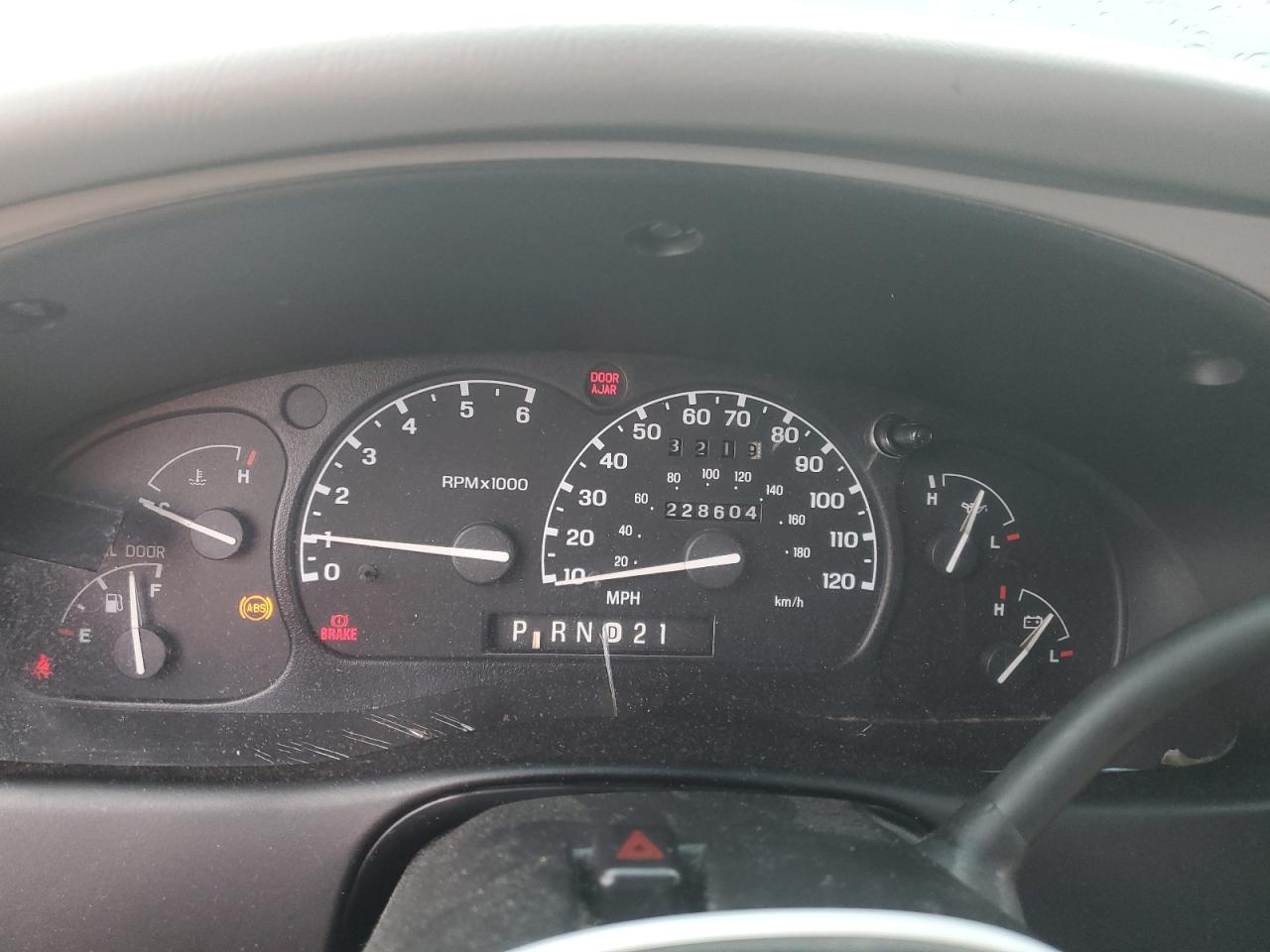 2000 Ford Explorer - Image 9