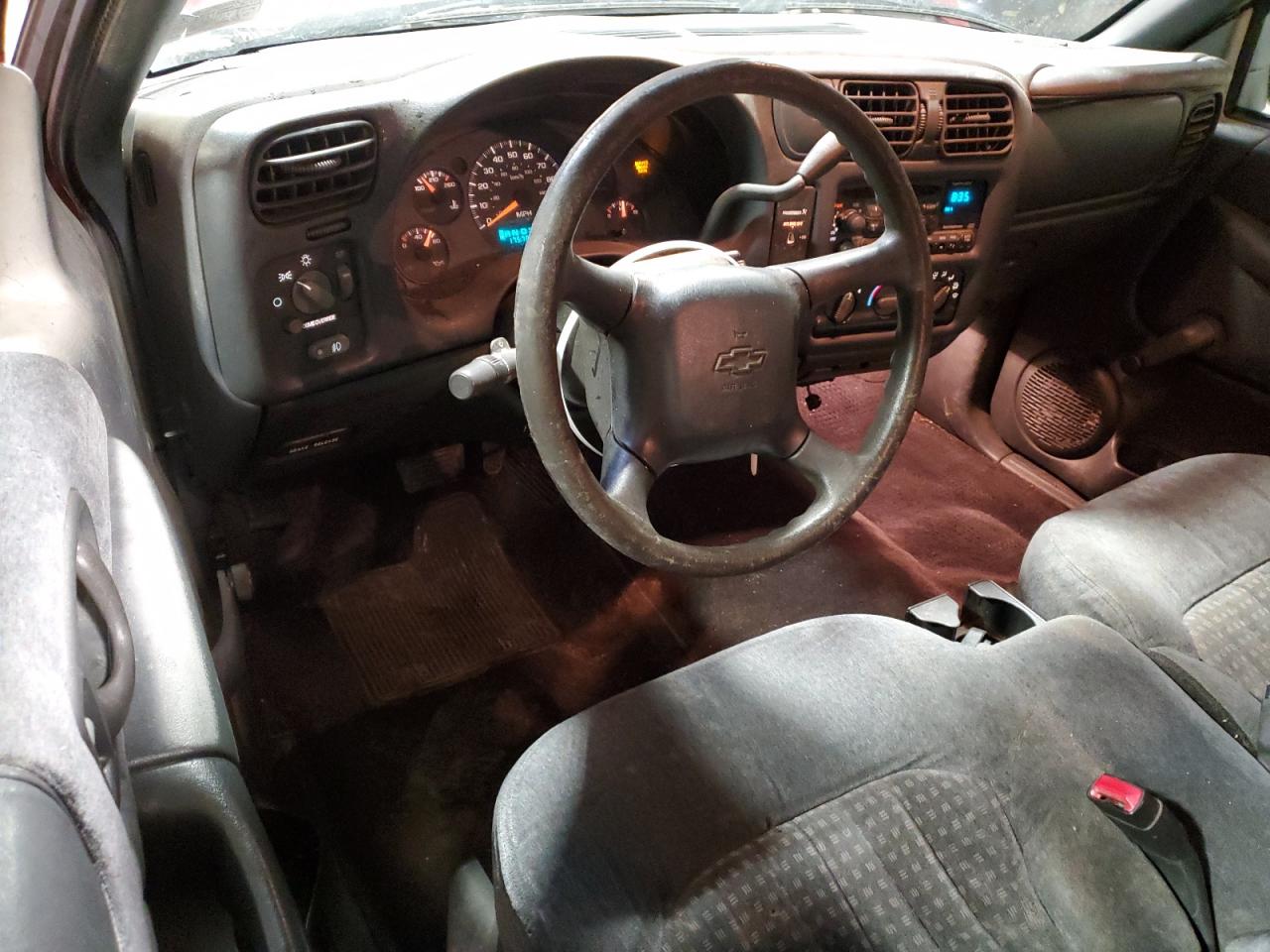 2000 Chevrolet S-10 Pickup - Image 8