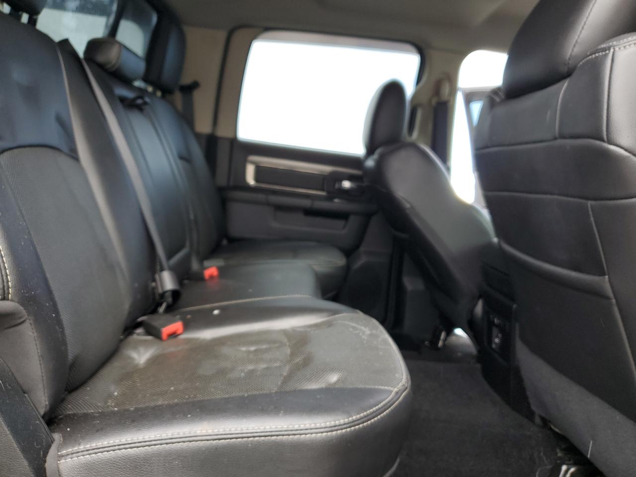 2016 RAM 1500 - Image 10