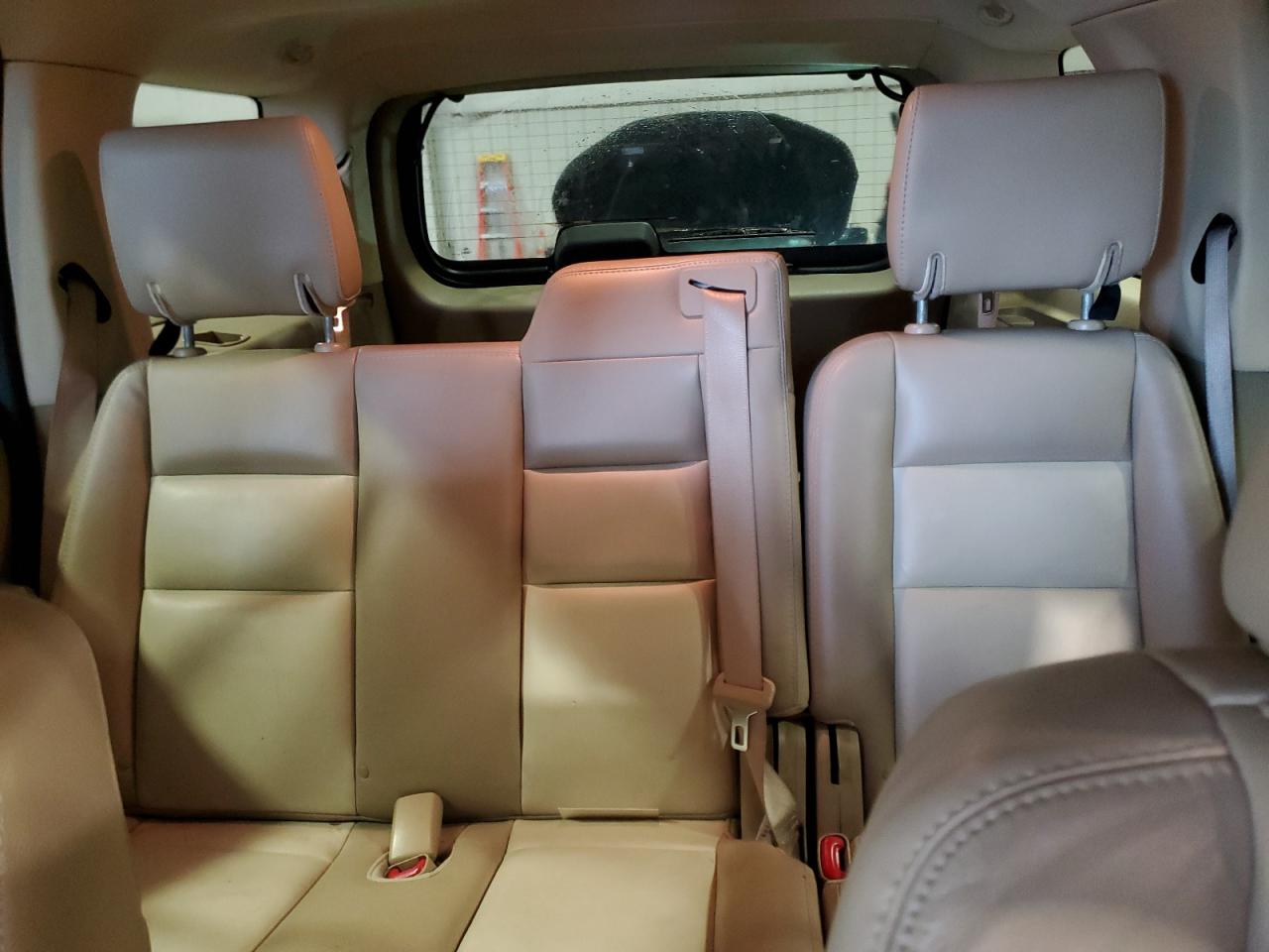 2010 Ford Explorer - Image 10