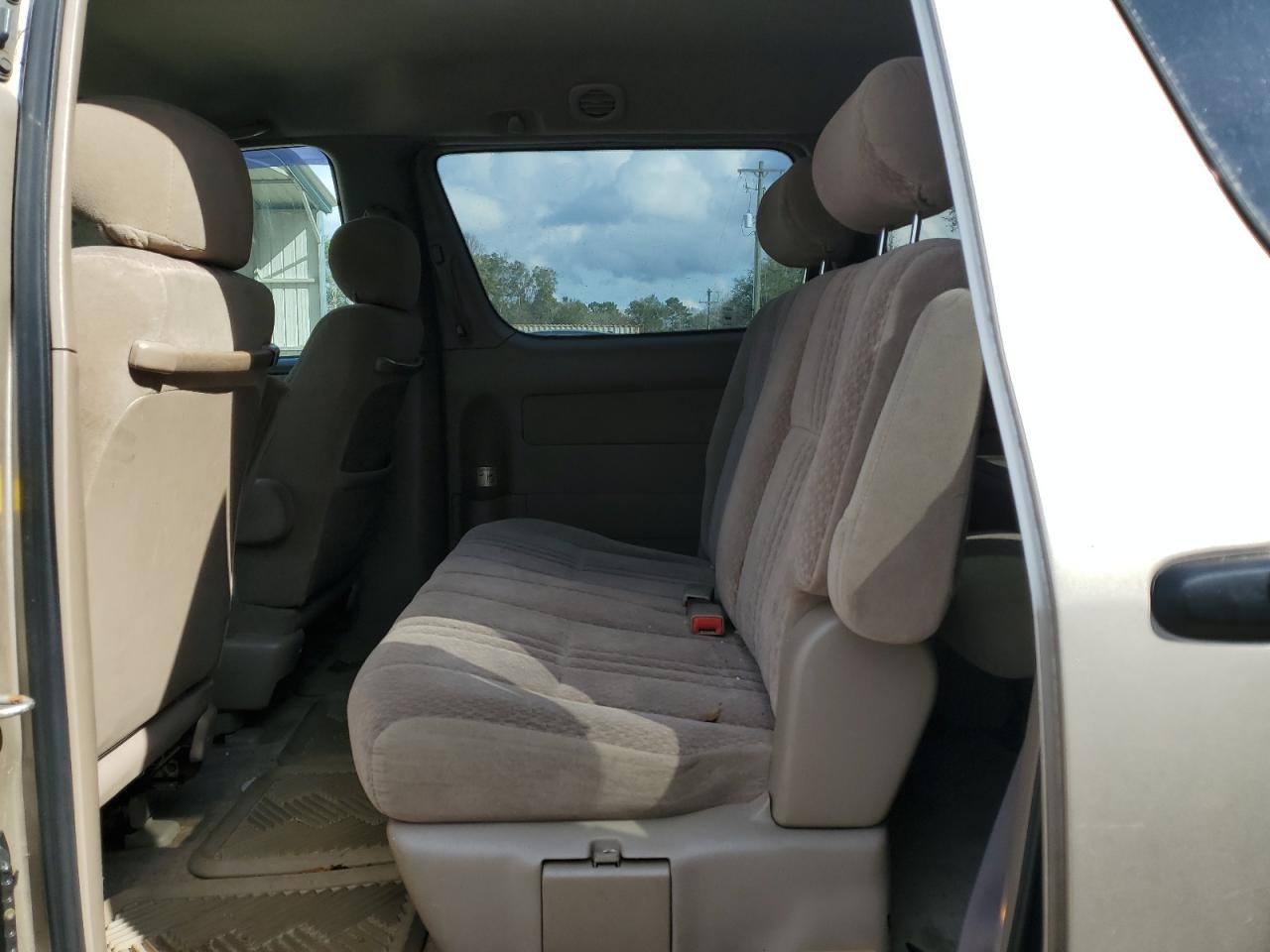 2002 Toyota Sienna - Image 11