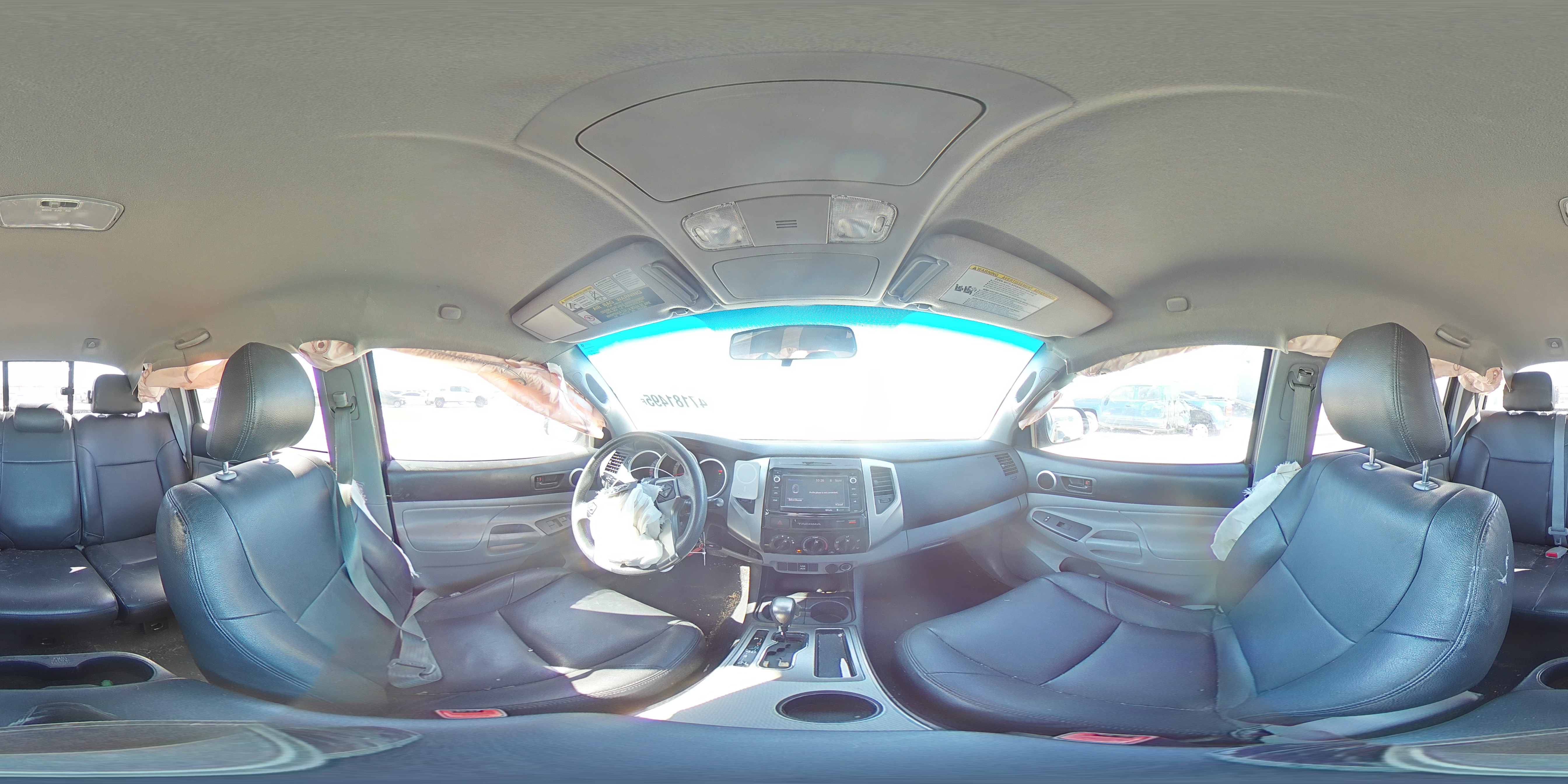 2015 Toyota Tacoma - Image 12