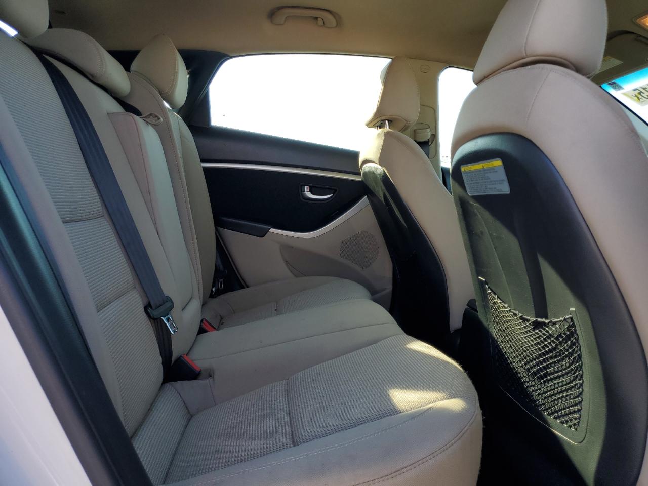 2014 Hyundai Elantra - Image 10