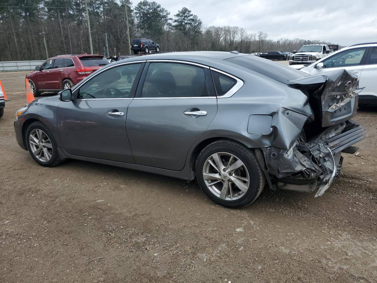 2015 Nissan Altima - Image 2