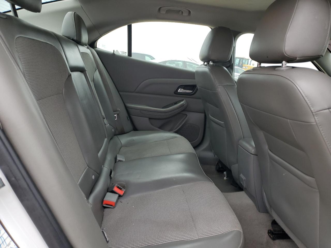 2015 Chevrolet Malibu - Image 10