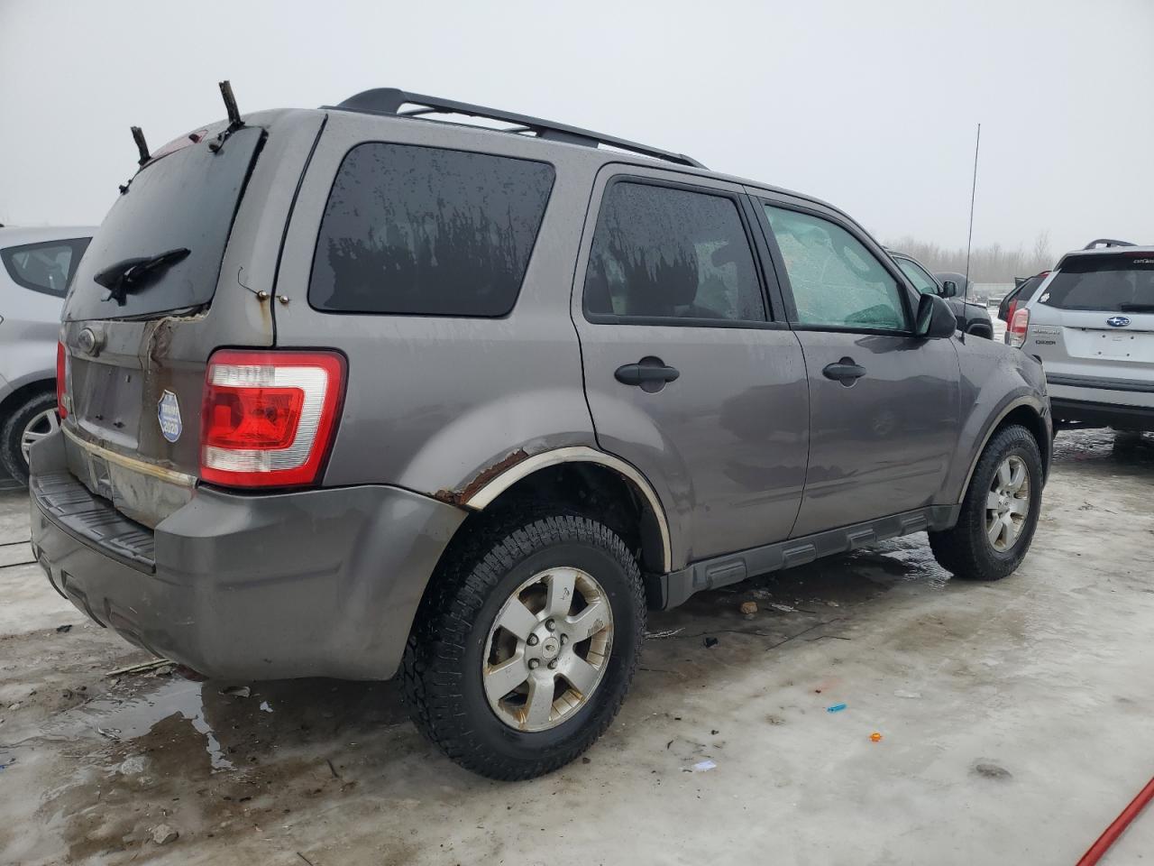 2010 Ford Escape - Image 3