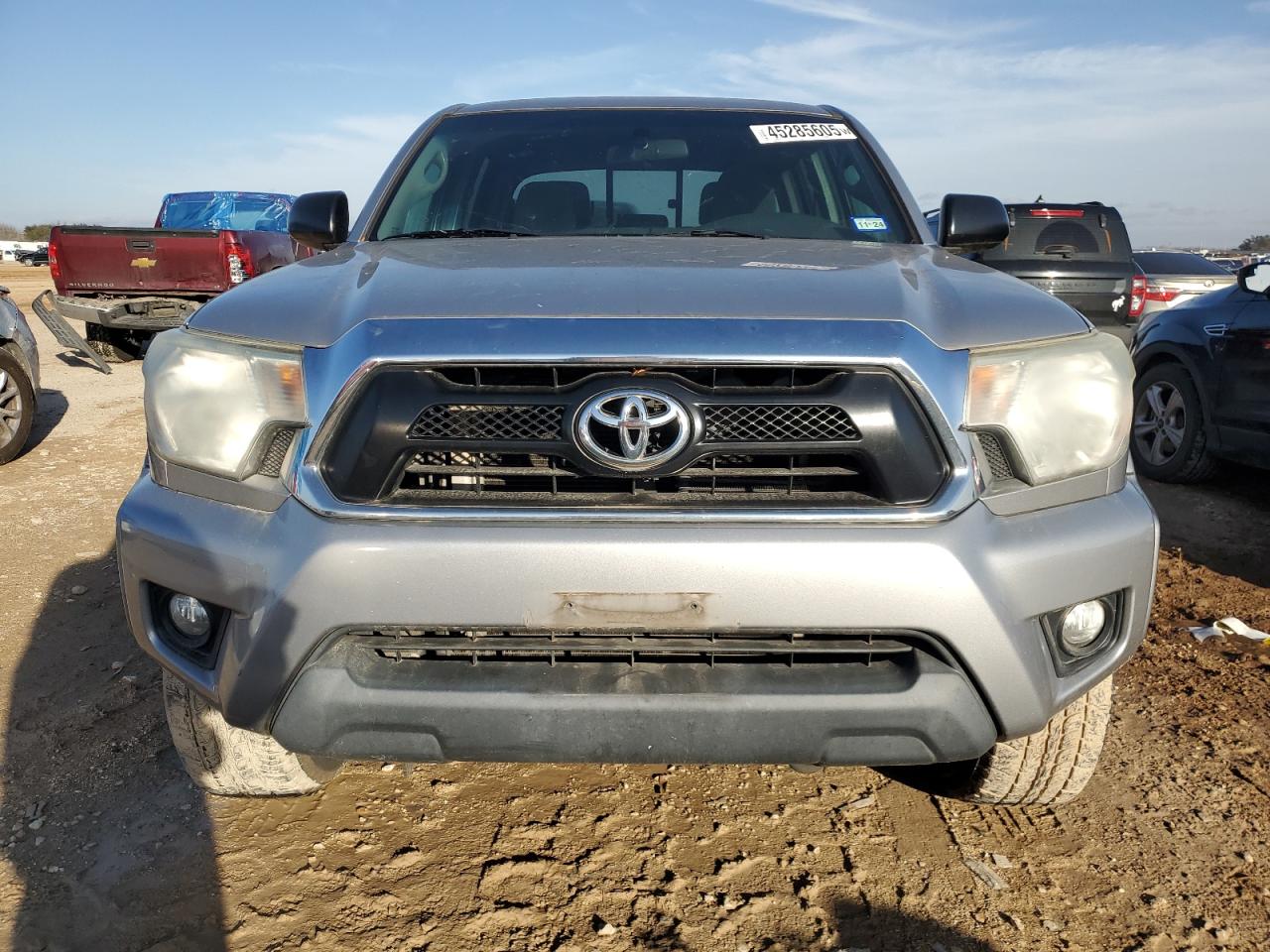 2015 Toyota Tacoma - Image 5