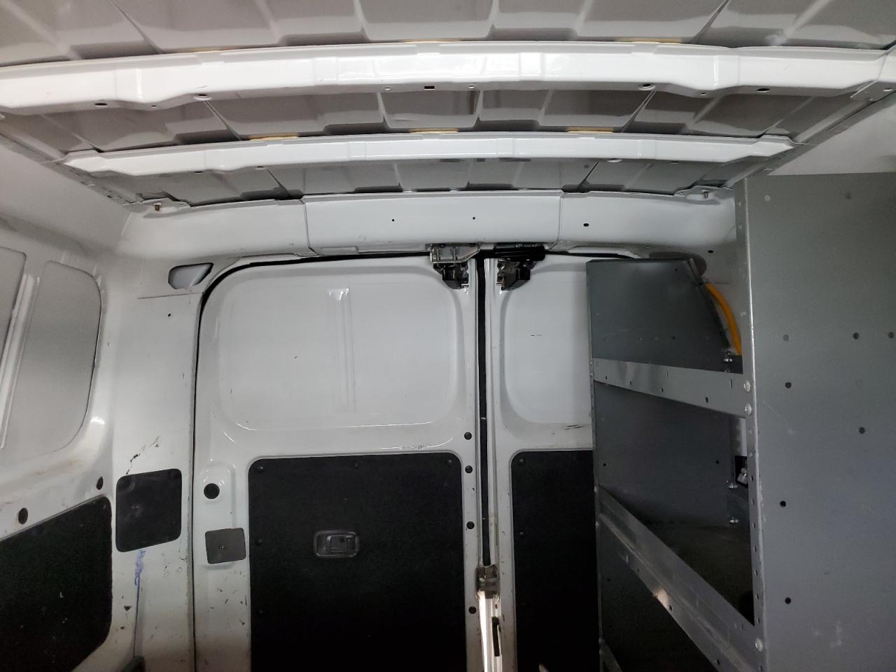 2015 Nissan NV - Image 10