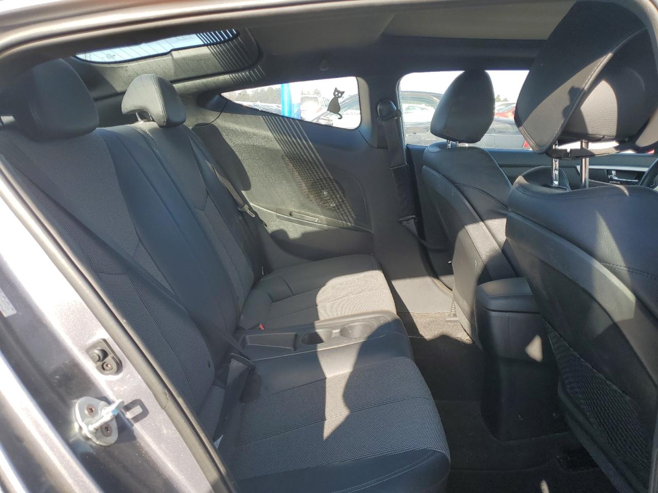 2016 Hyundai Veloster - Image 10