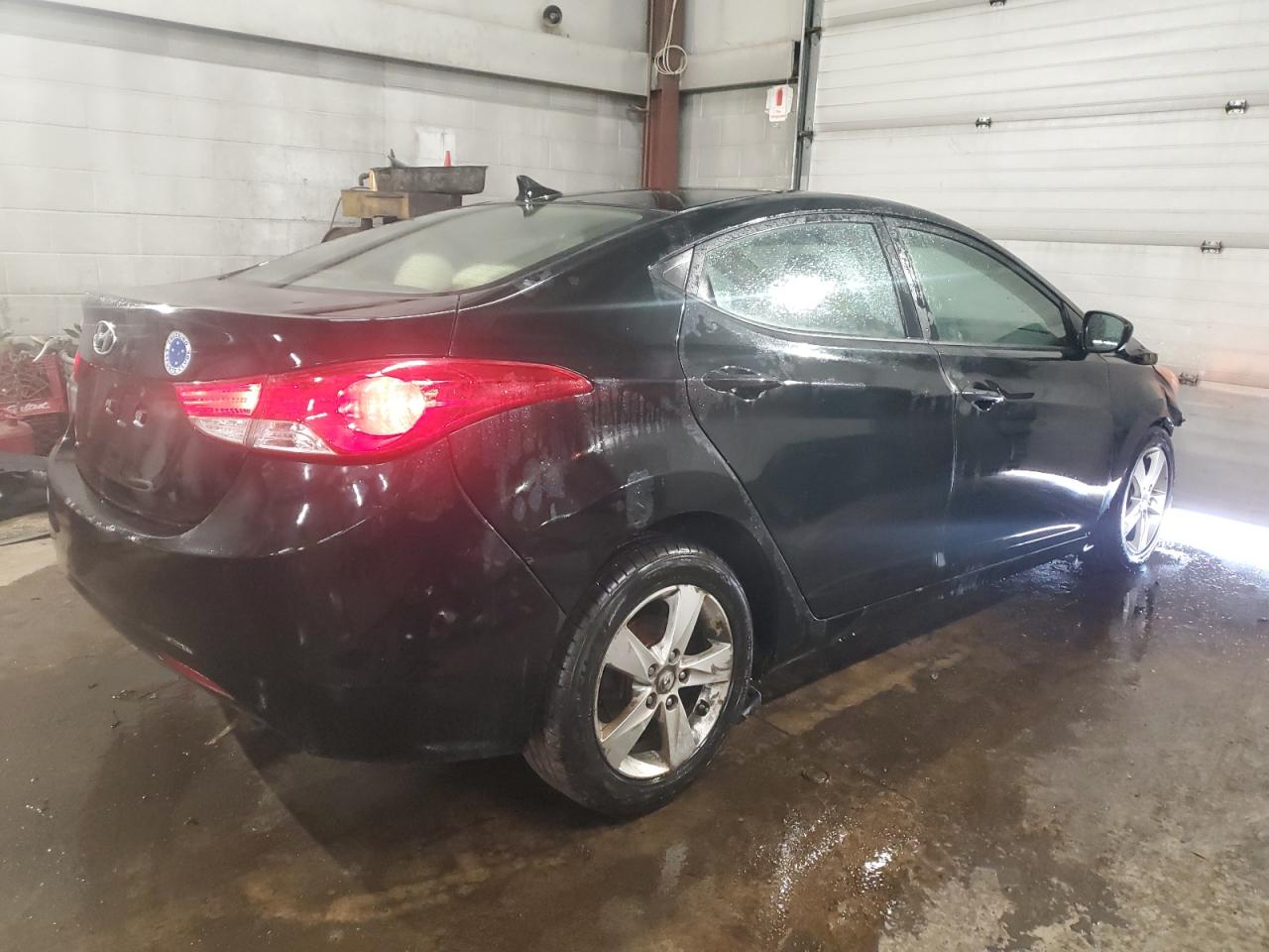 2011 Hyundai Elantra - Image 3