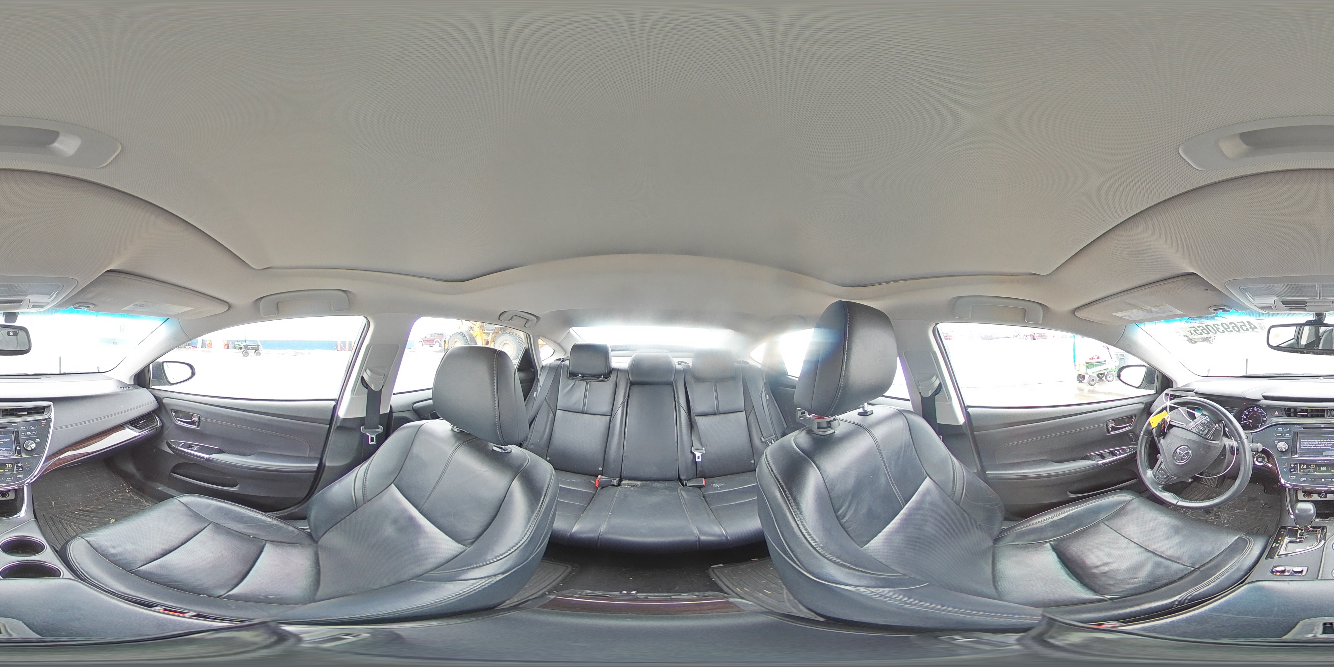 2015 Toyota Avalon - Image 13