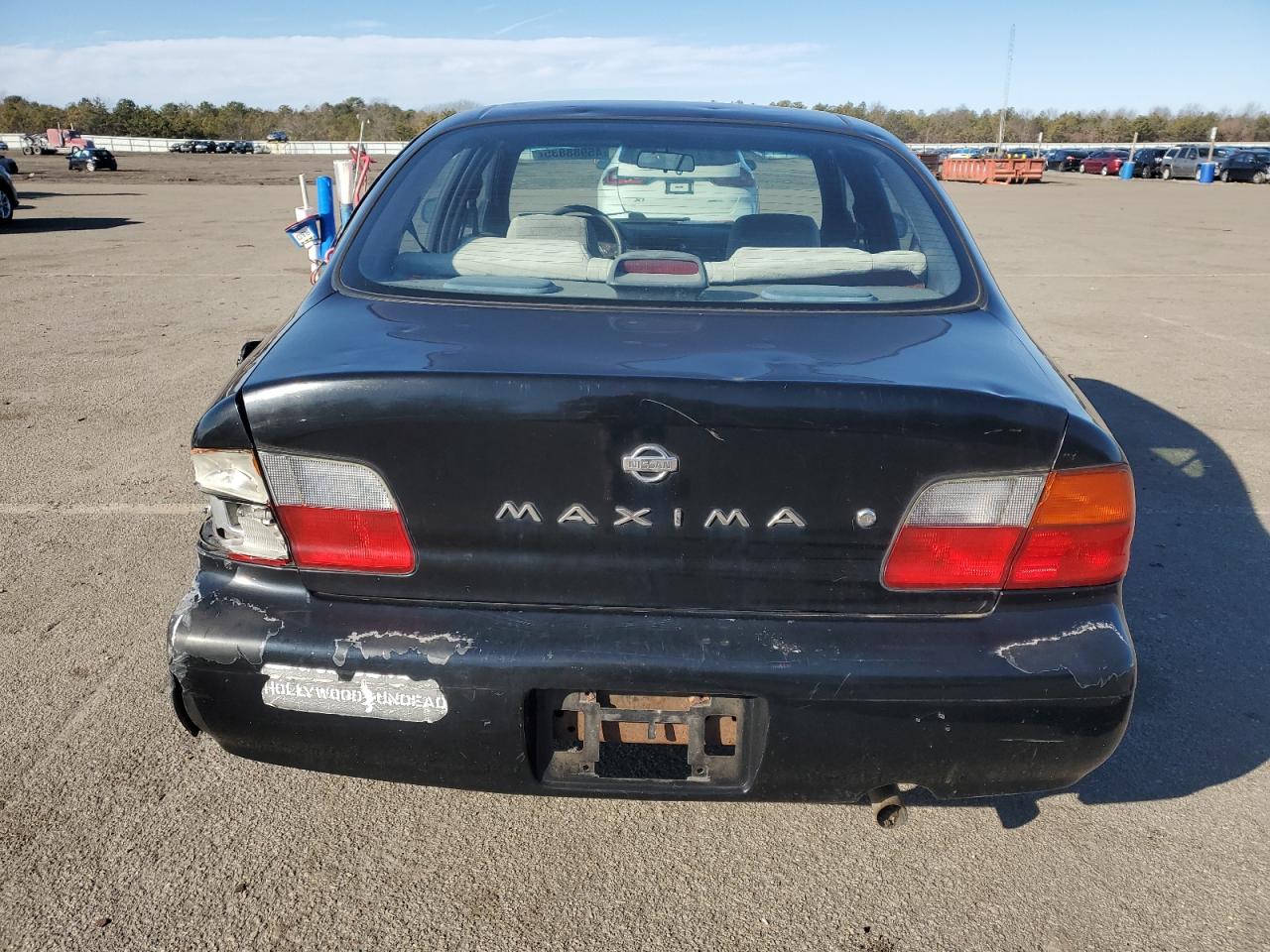 1996 Nissan Maxima - Image 6