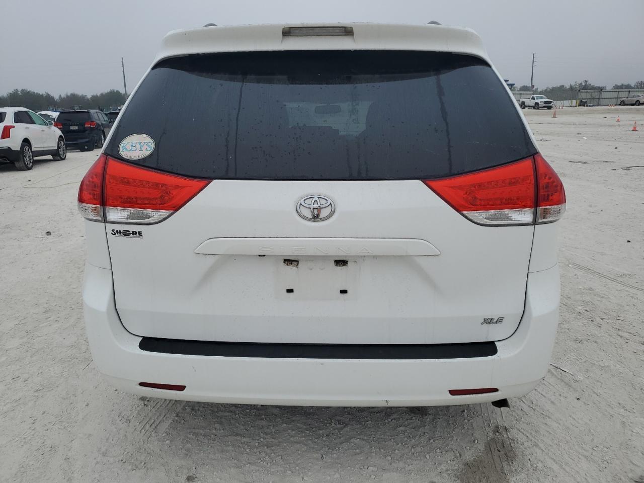 2014 Toyota Sienna - Image 6