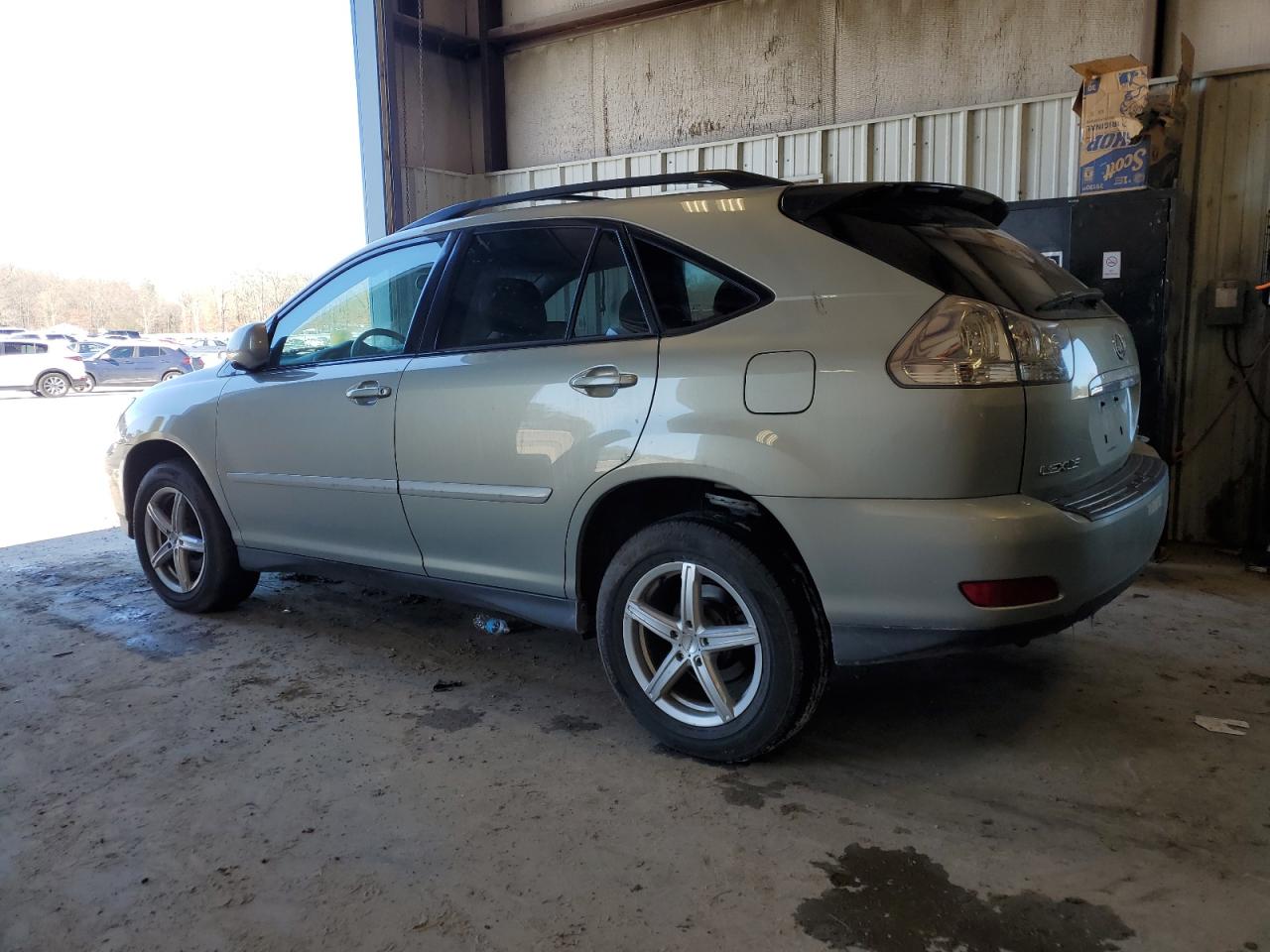 2005 Lexus RX - Image 2