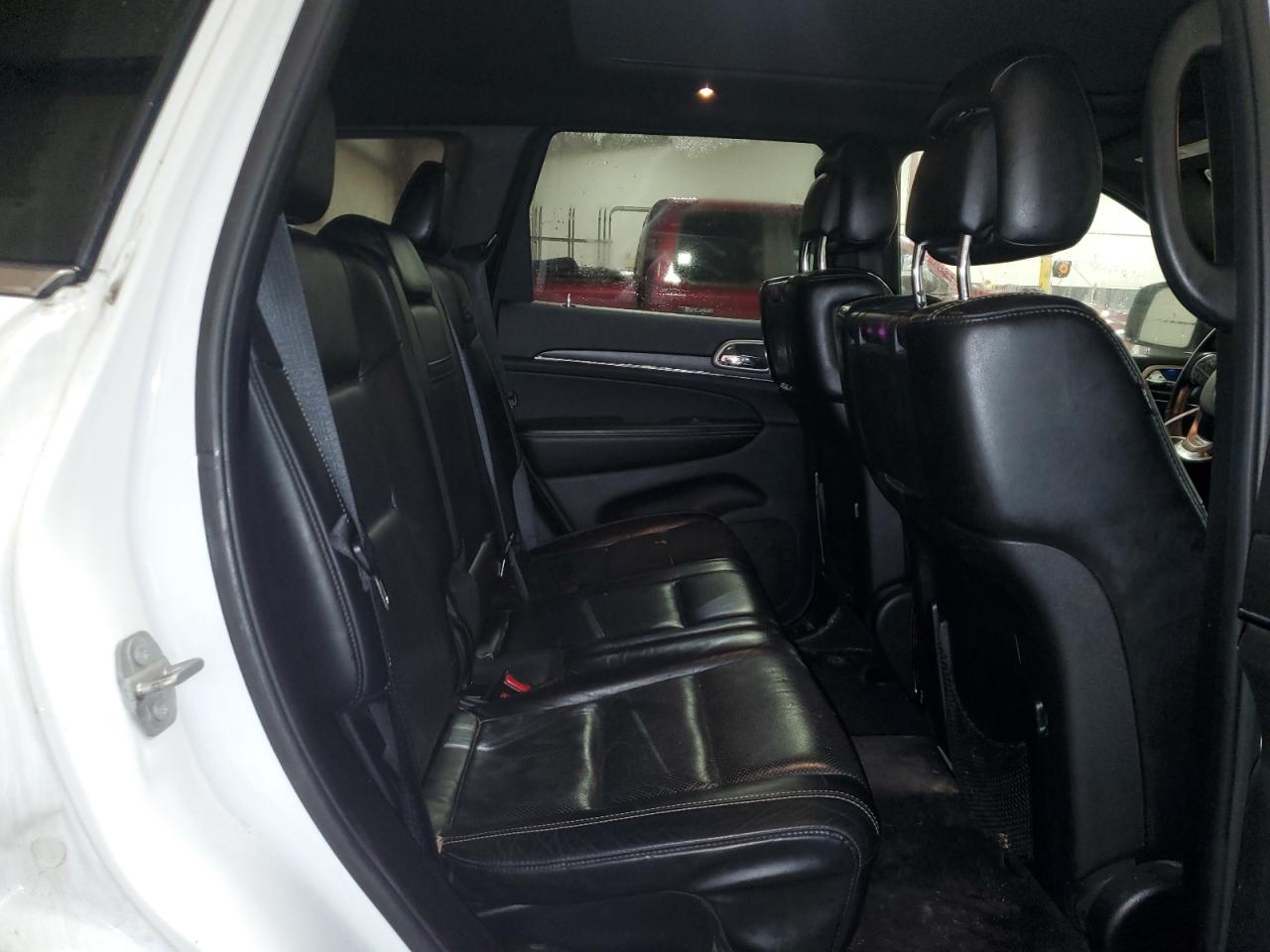 2016 Jeep Grand Cherokee - Image 11