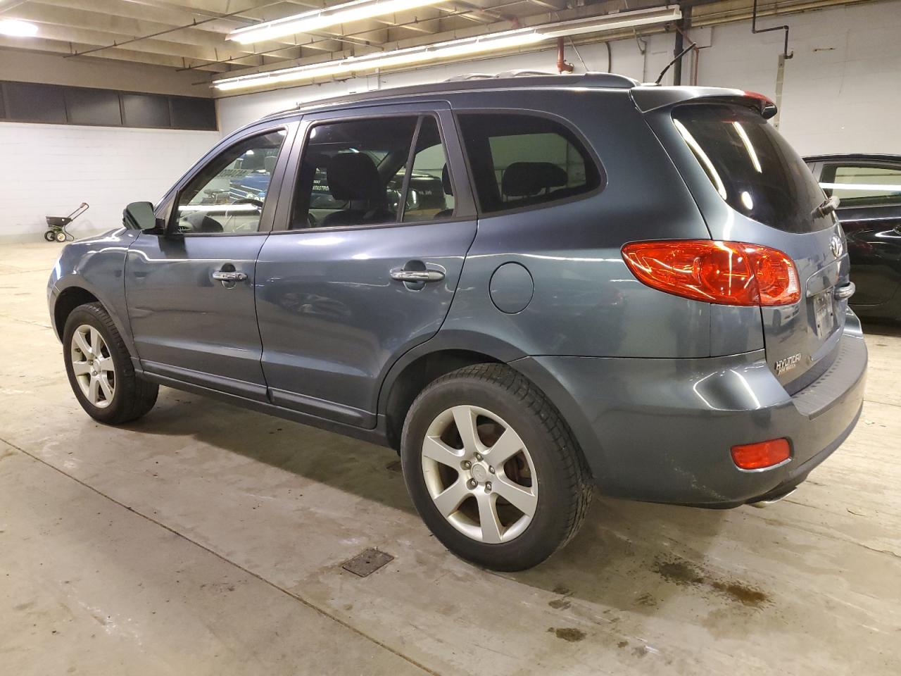 2009 Hyundai Santa Fe - Image 2