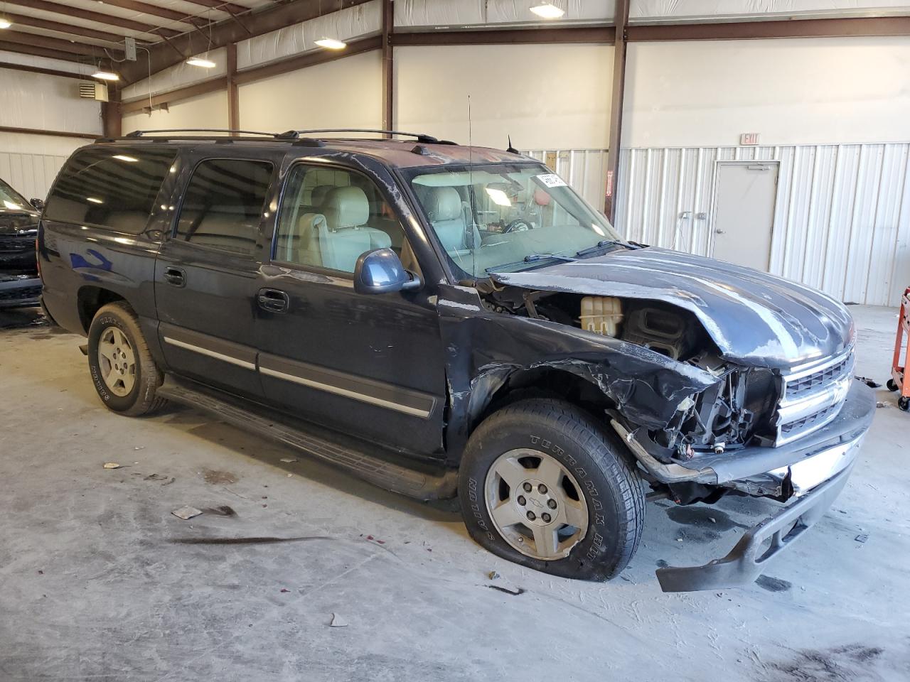 2004 Chevrolet Suburban - Image 4