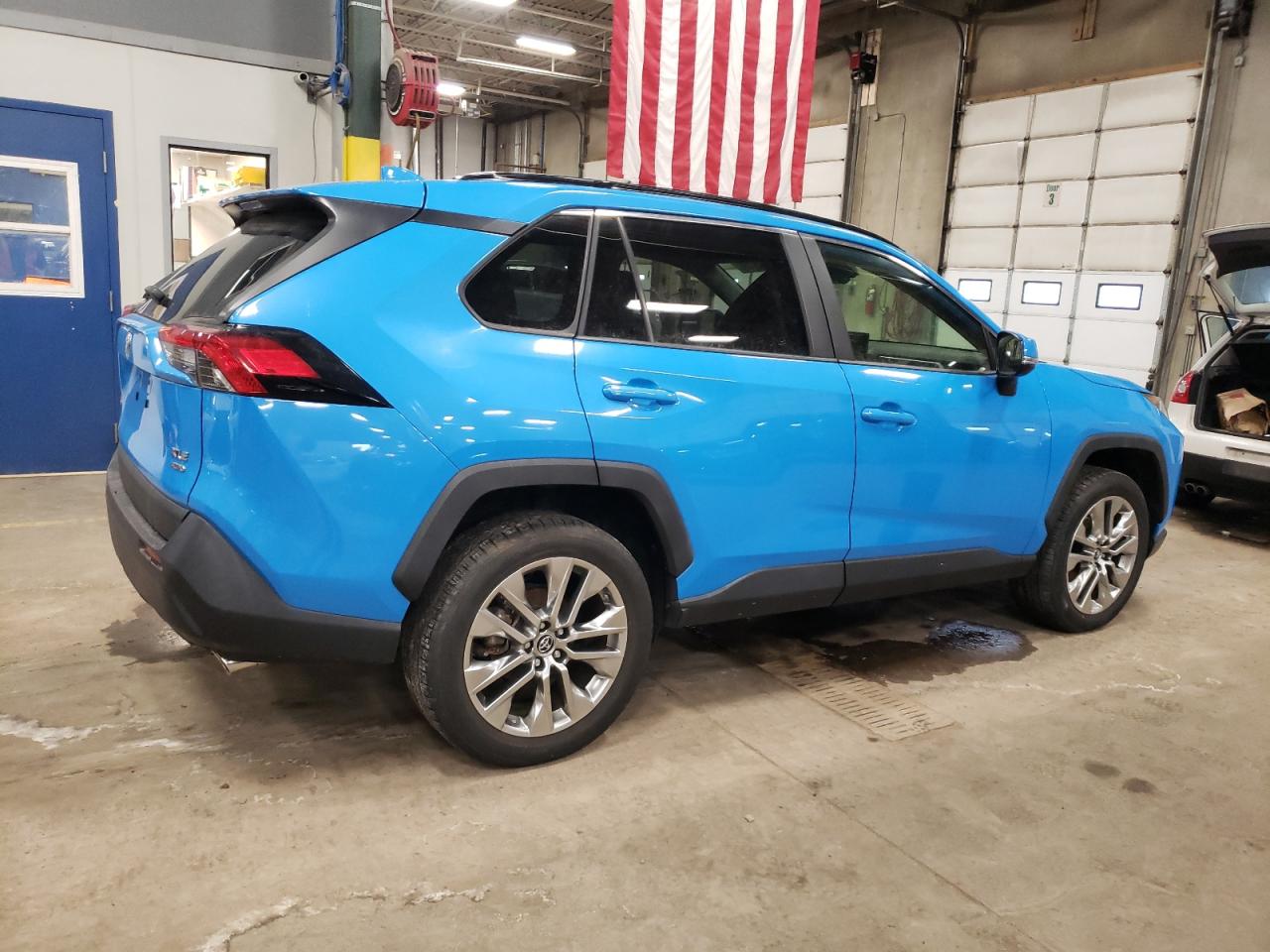 2019 Toyota RAV 4 - Image 3