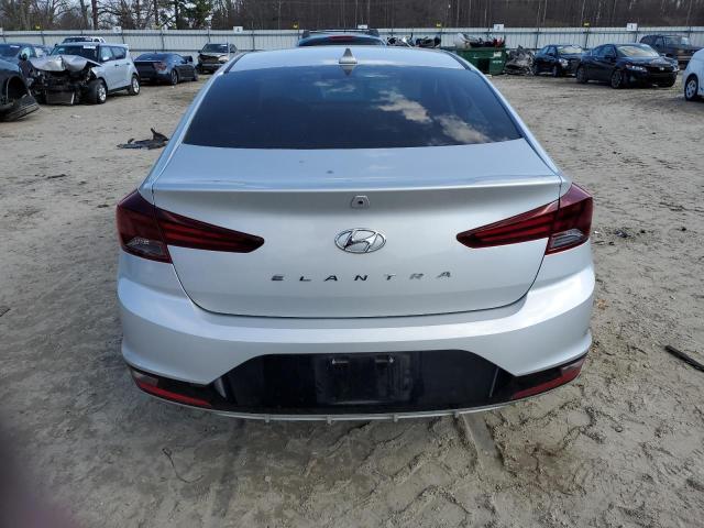  HYUNDAI ELANTRA 2019 Серебристый