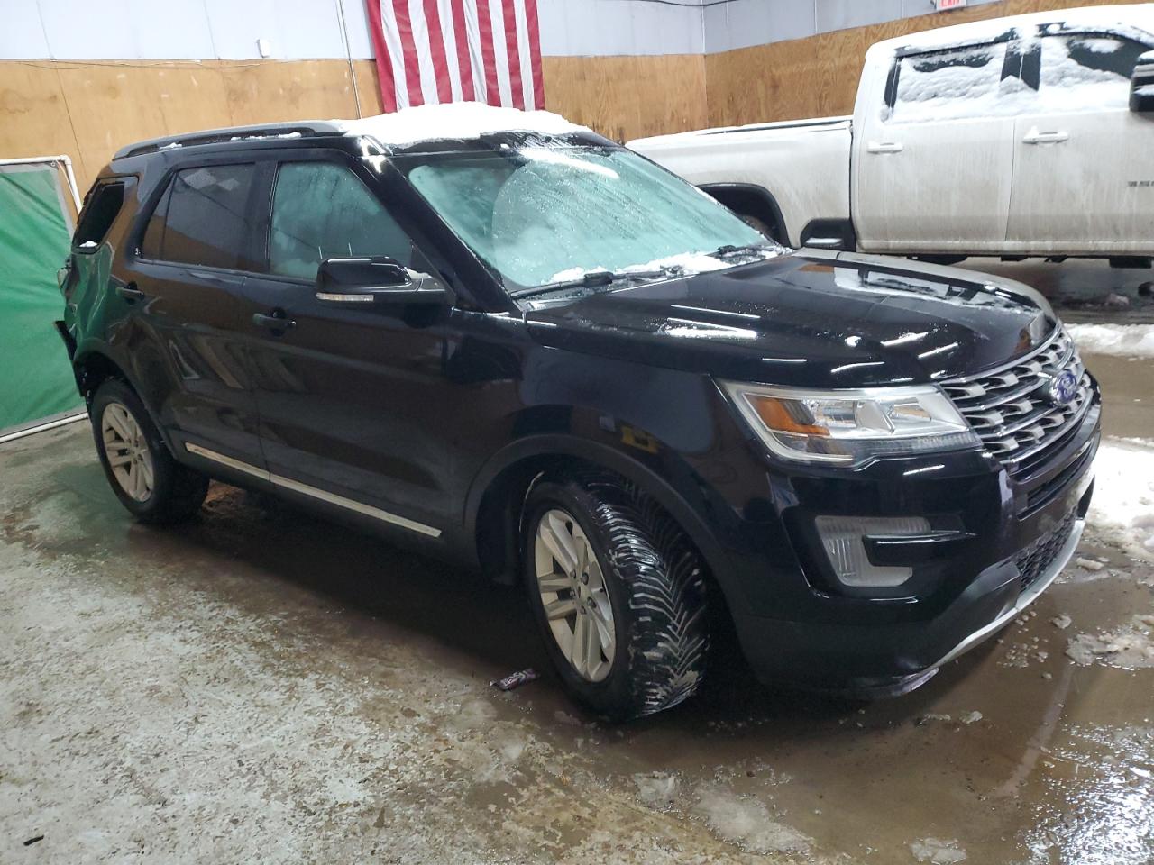 2017 Ford Explorer - Image 4