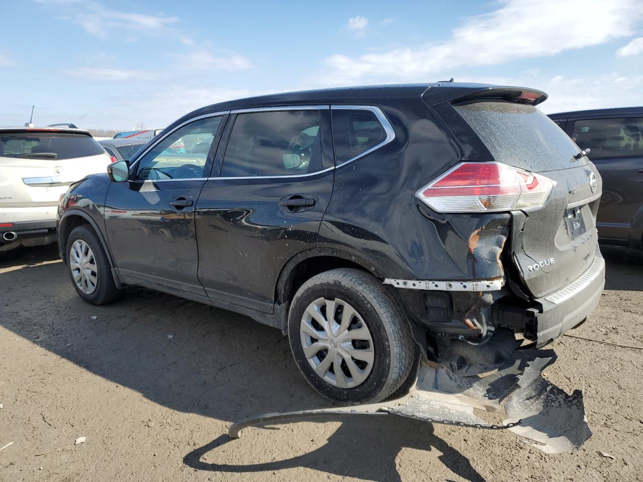 2016 Nissan Rogue - Image 2