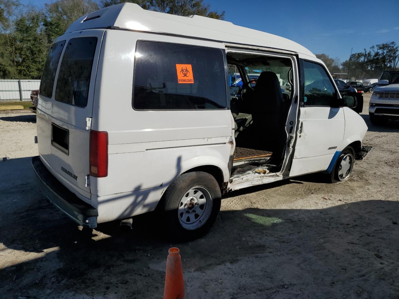 1997 Chevrolet Astro - Image 3