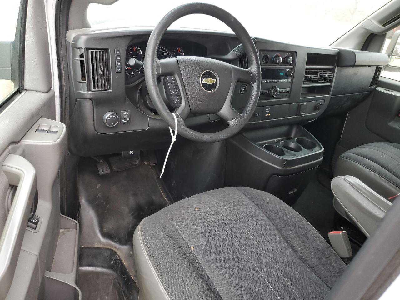 2018 Chevrolet Express - Image 8