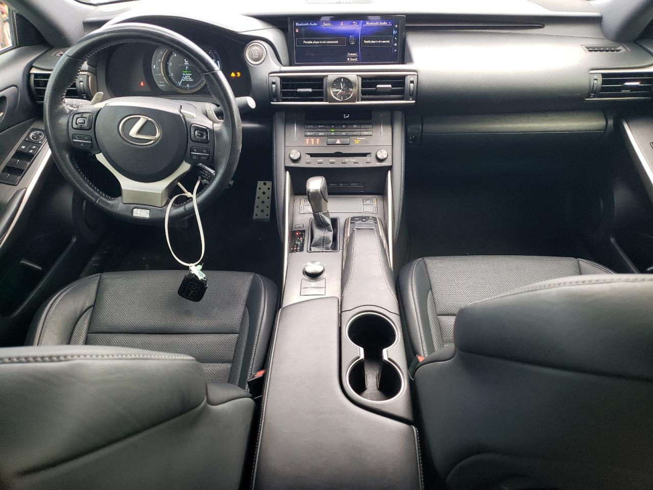 2020 Lexus IS - Image 8
