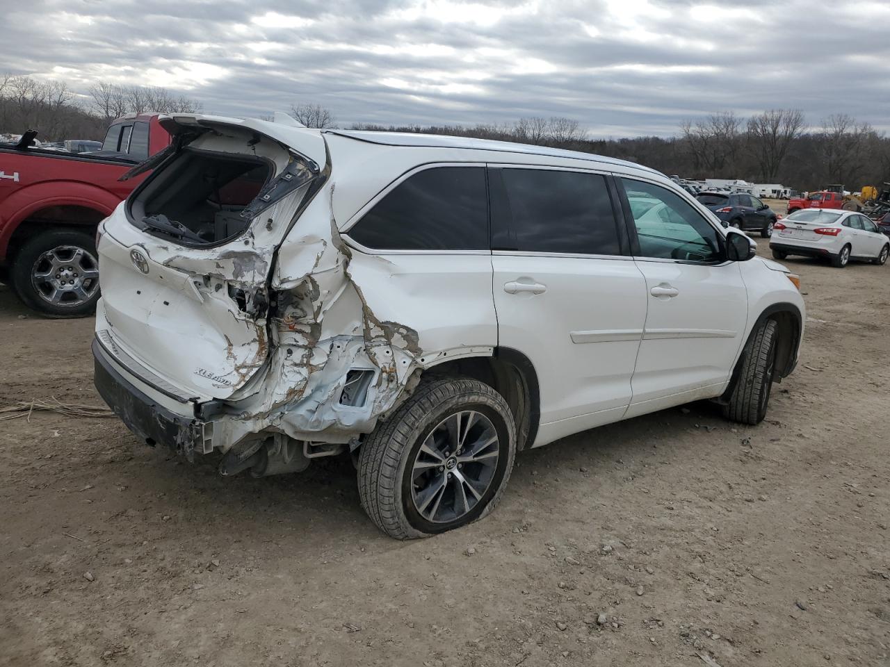 2016 Toyota Highlander - Image 3