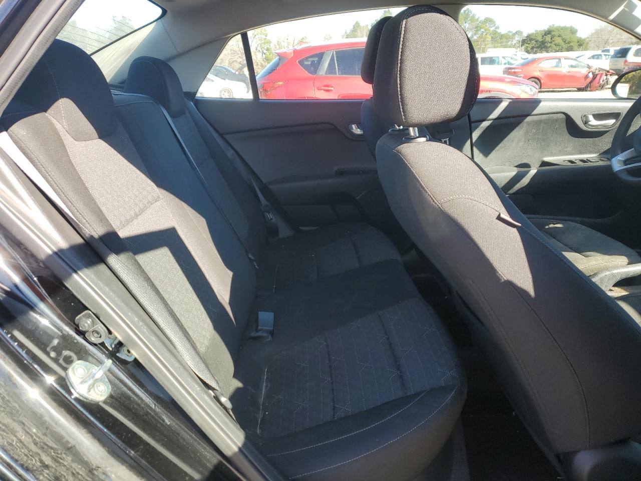 2021 Kia Rio - Image 11