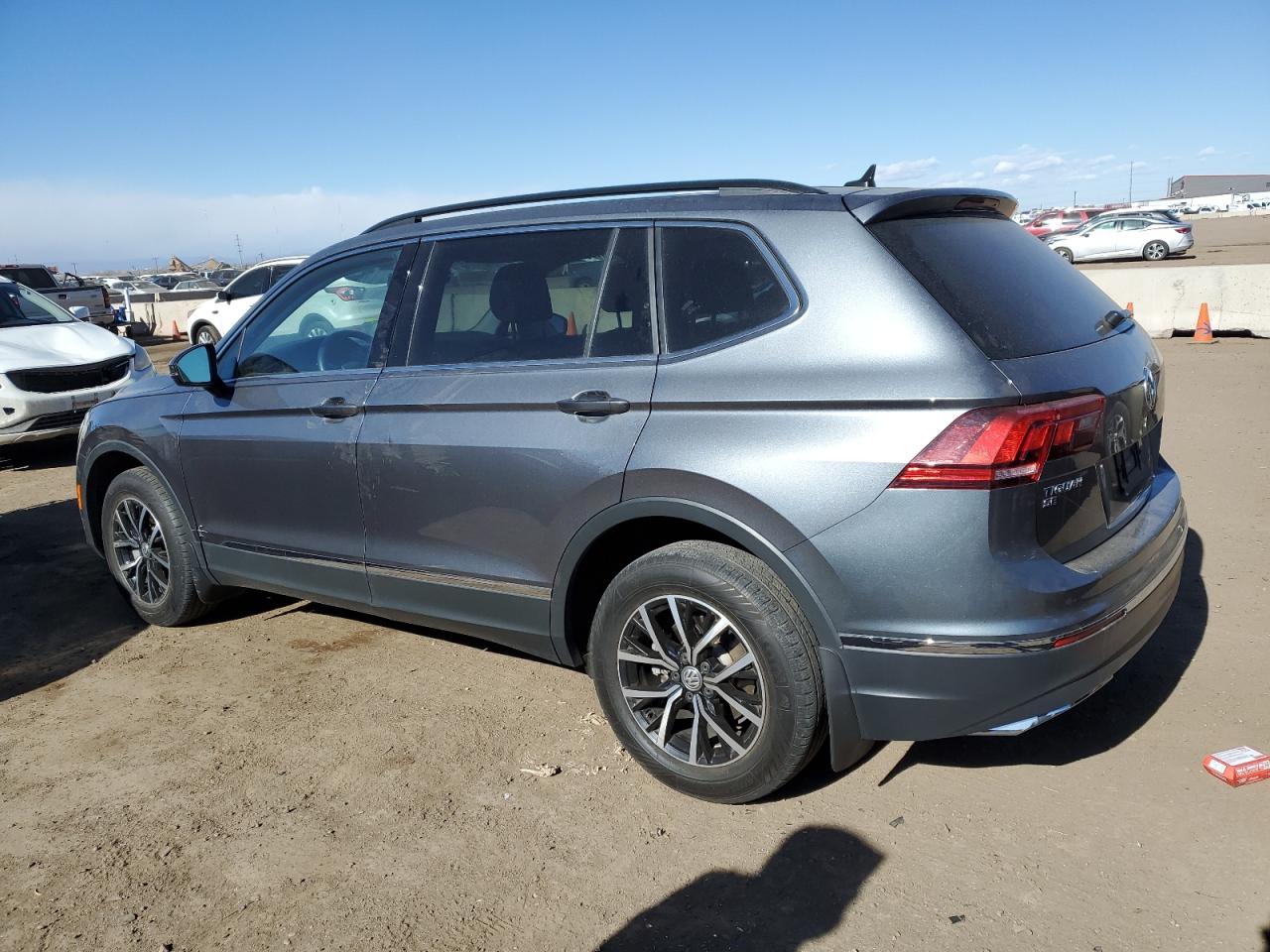 2021 Volkswagen Tiguan - Image 2