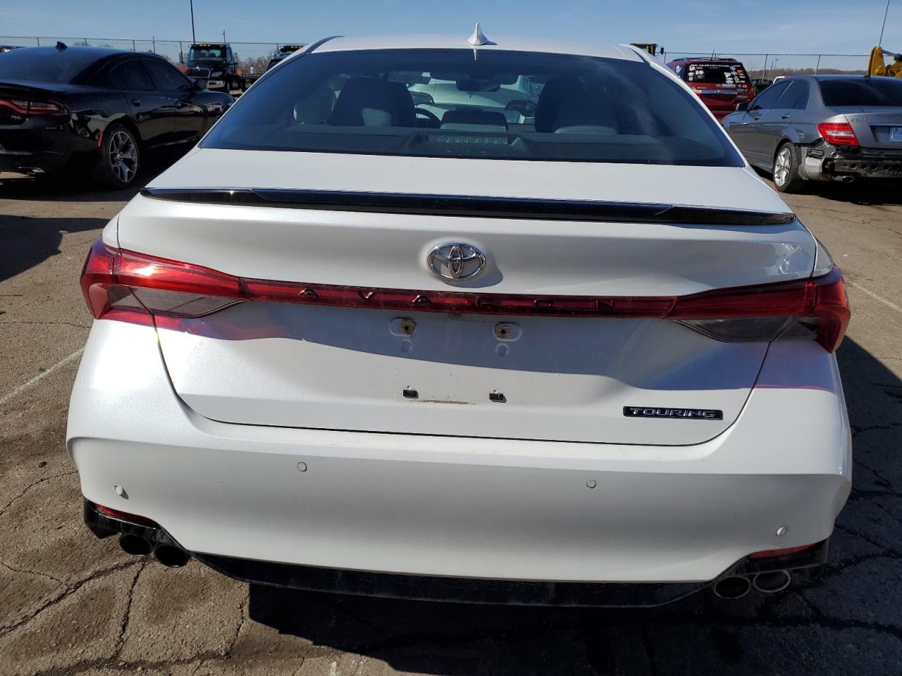 2019 Toyota Avalon - Image 6