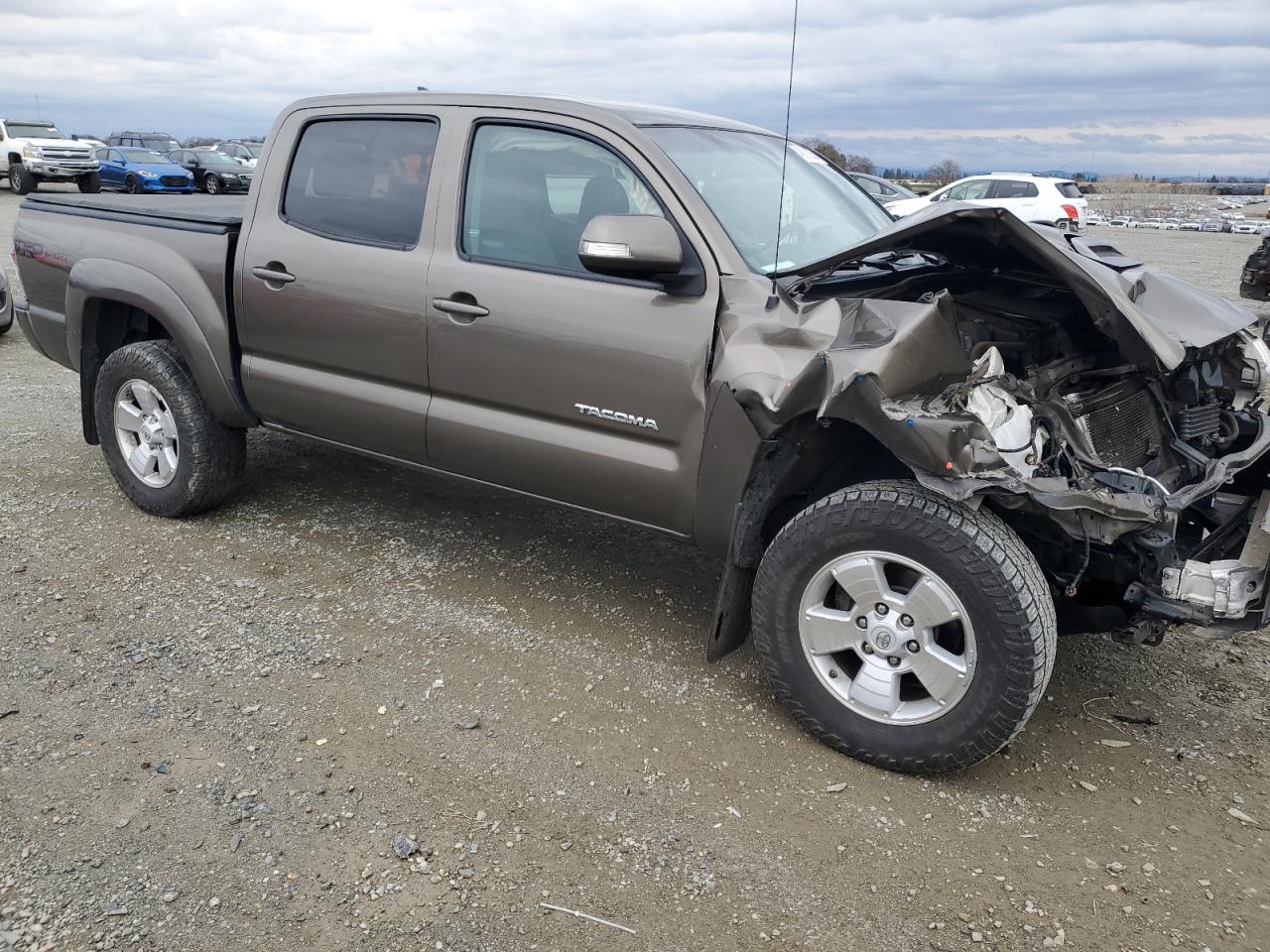 2015 Toyota Tacoma - Image 4