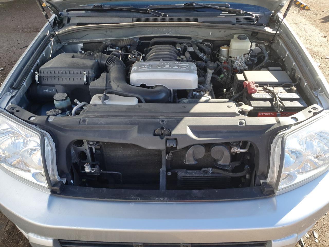 2005 Toyota 4Runner - Image 13