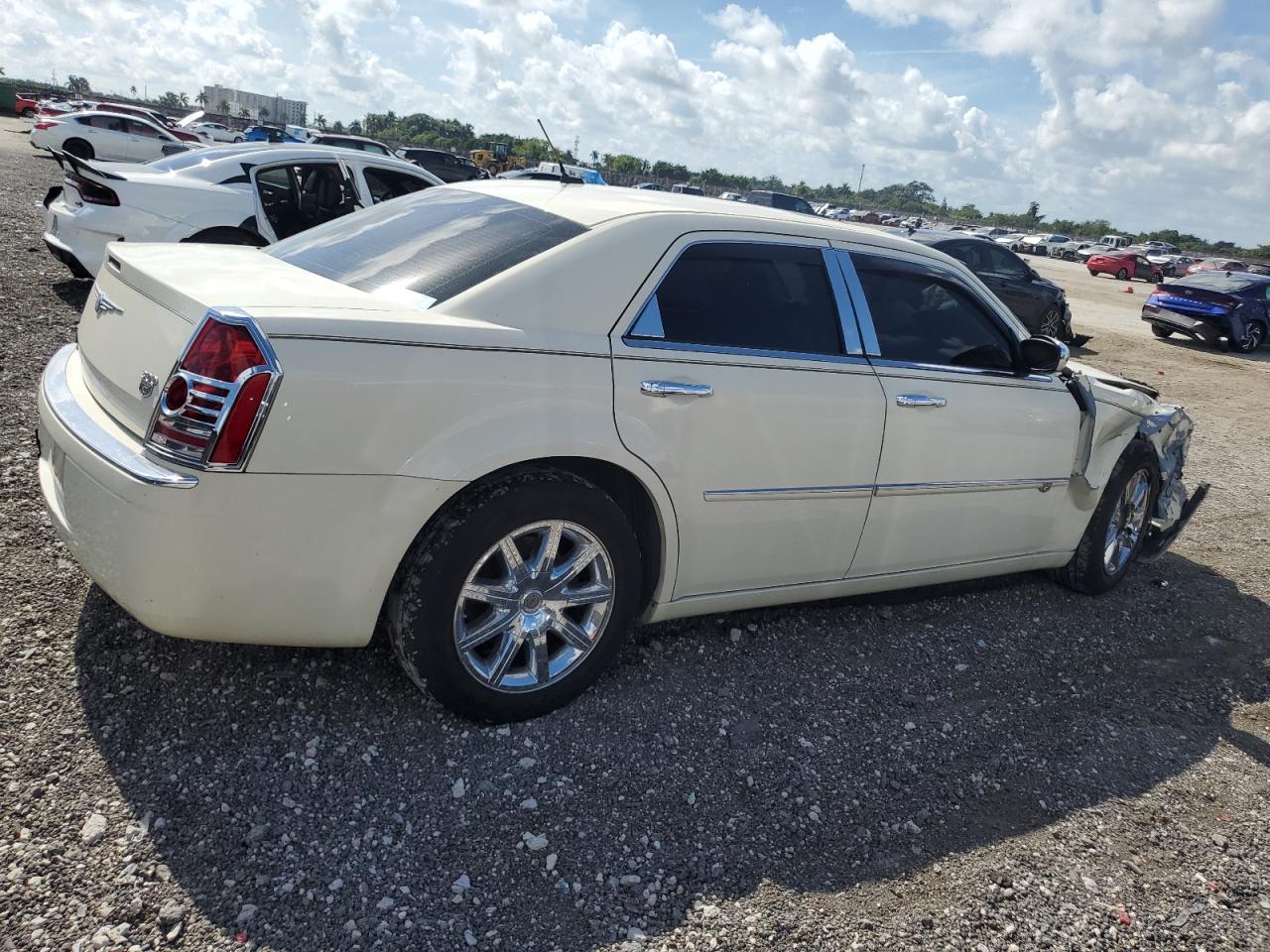 2008 Chrysler 300 - Image 3