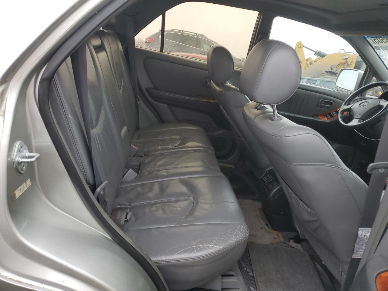 2000 Lexus RX - Image 11