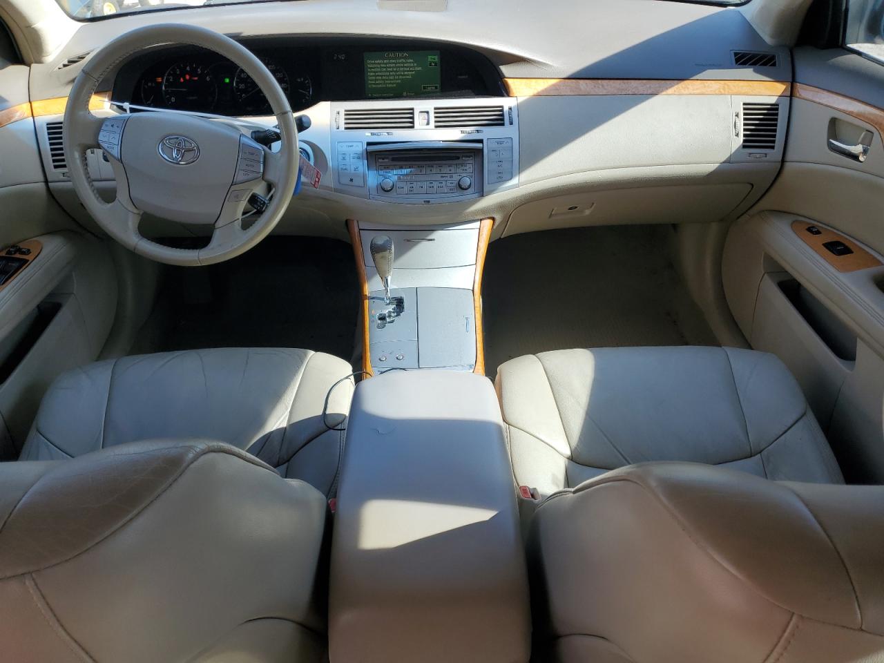 2005 Toyota Avalon - Image 8