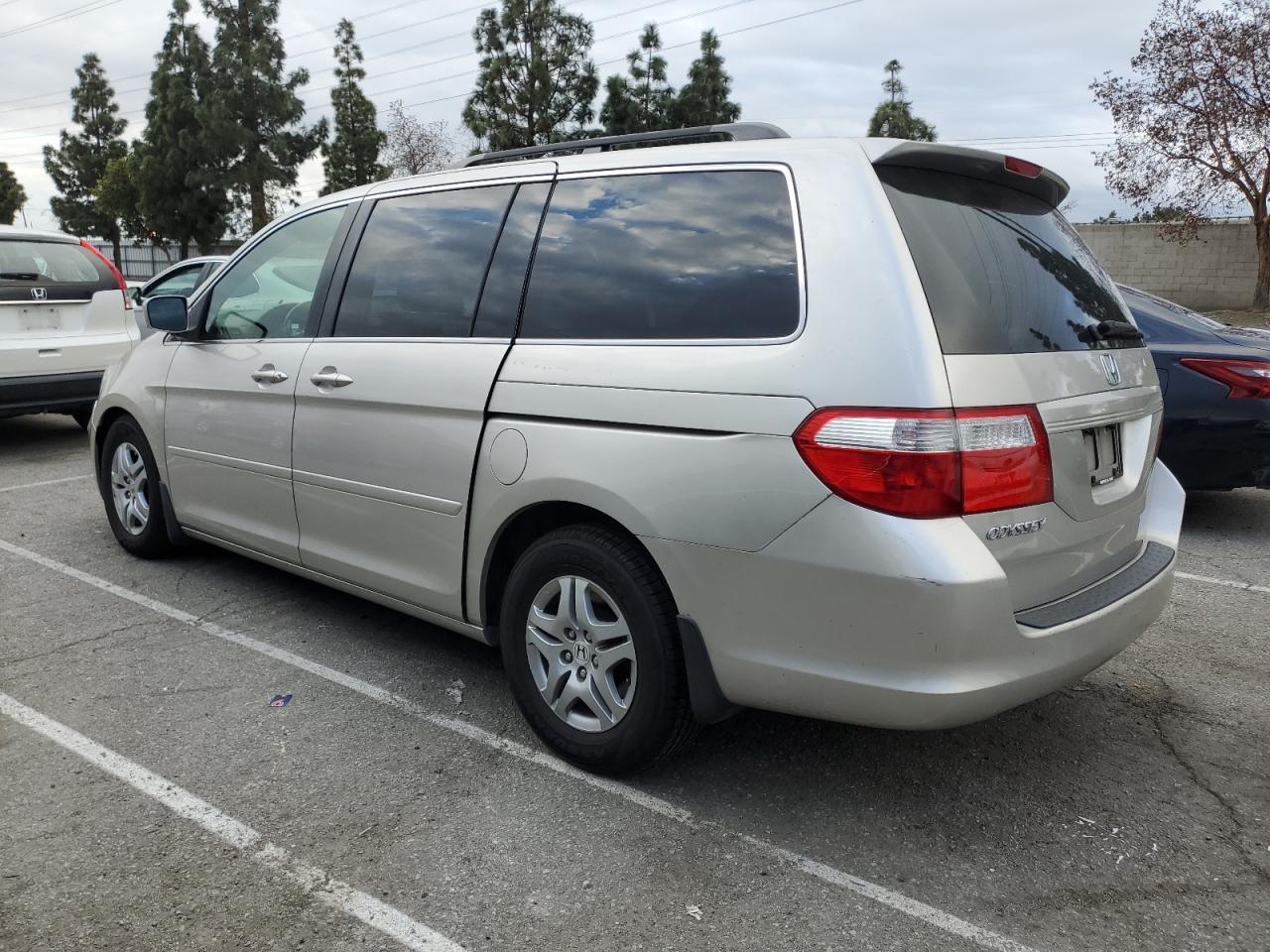 2007 Honda Odyssey - Image 2