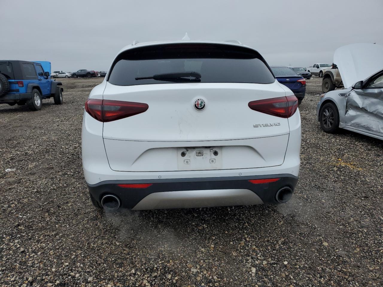 2019 Alfa Romeo Stelvio - Image 6
