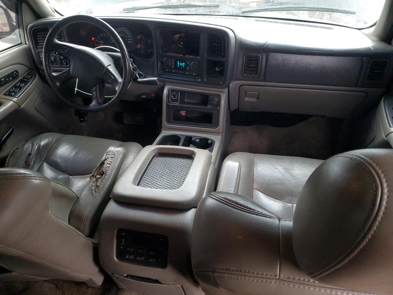 2004 Chevrolet Tahoe - Image 8