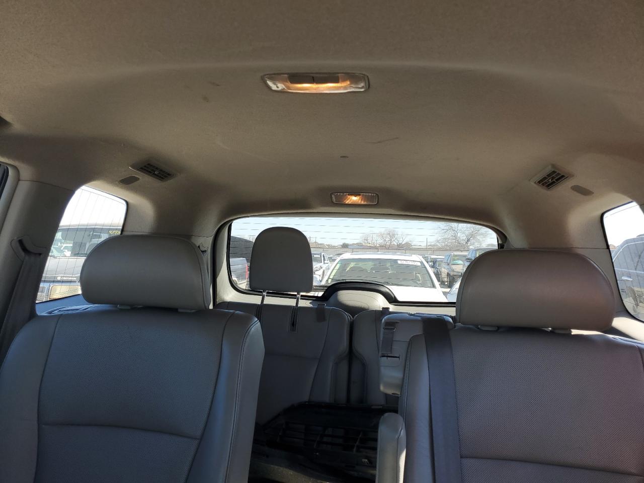 2013 Toyota Highlander - Image 10