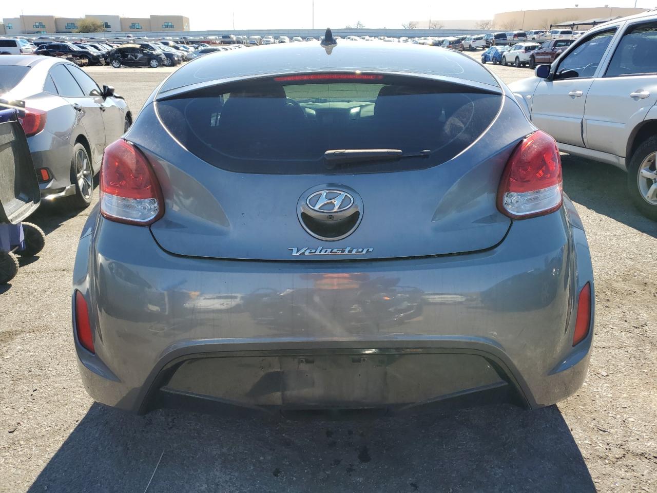 2017 Hyundai Veloster - Image 6