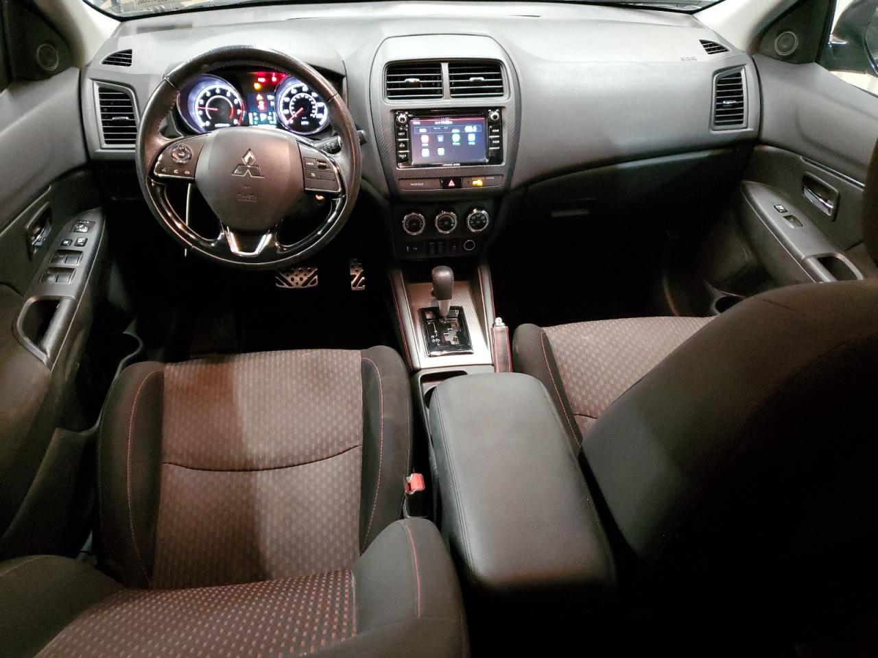 2018 Mitsubishi Outlander - Image 8