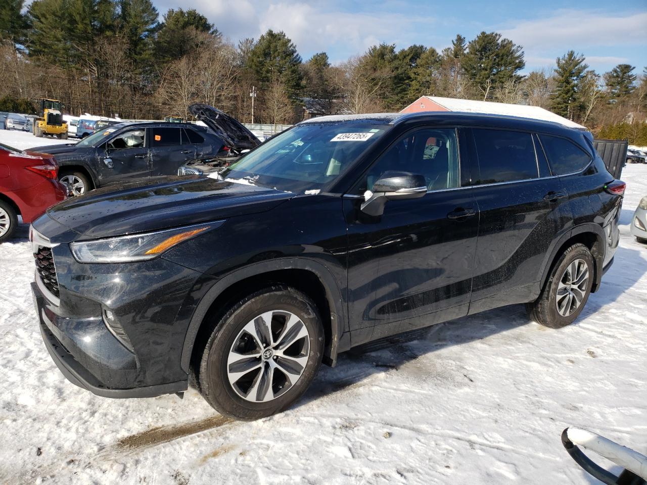2021 Toyota Highlander - Image 1
