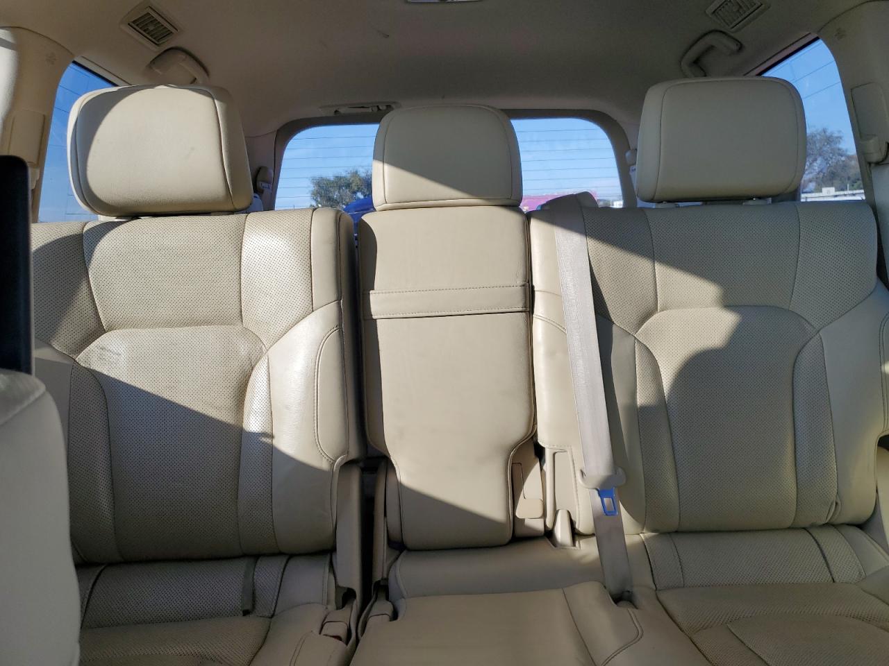 2016 Lexus LX - Image 10